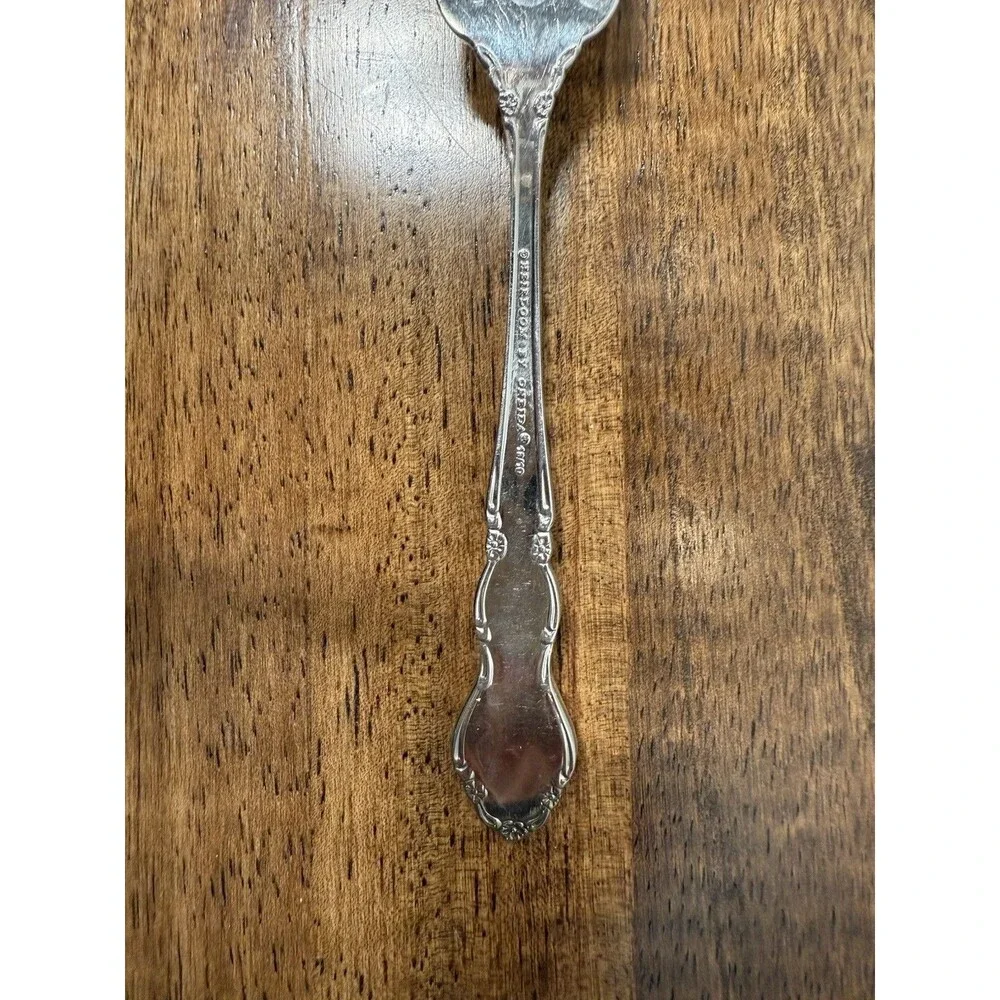 Satin Dover (Stainless) by ONEIDA SILVER